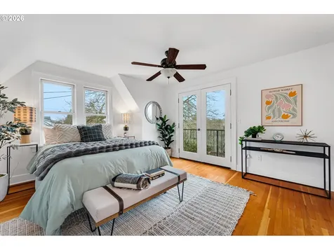 1706 SE Knapp Street Portland OR 97202