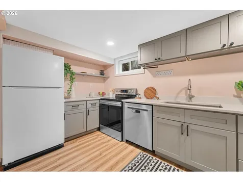 1706 SE Knapp Street Portland OR 97202