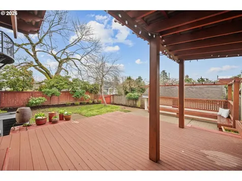 1706 SE Knapp Street Portland OR 97202