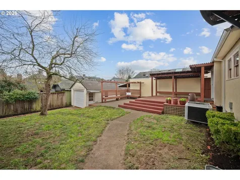 1706 SE Knapp Street Portland OR 97202