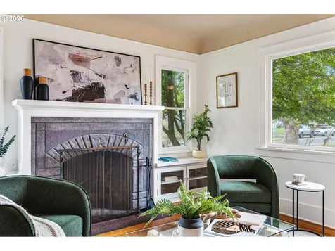 1706 SE Knapp Street Portland OR 97202
