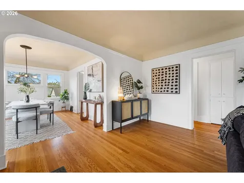 1706 SE Knapp Street Portland OR 97202