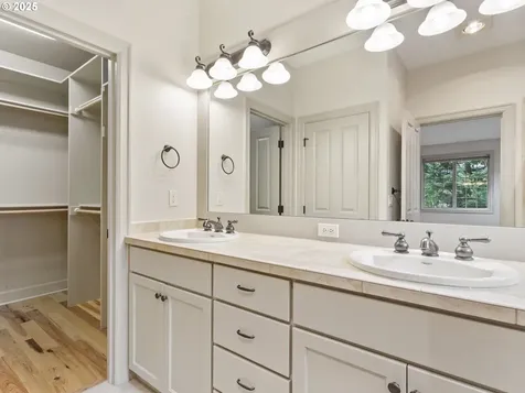 1466 NE 15th Avenue Canby OR 97013