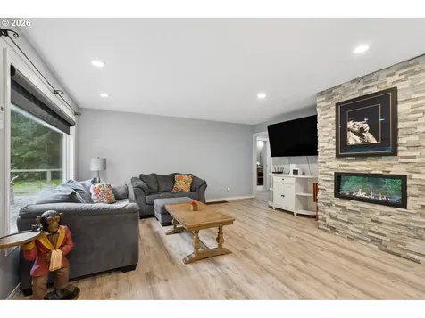 24382 S Elwood Road Colton OR 97017