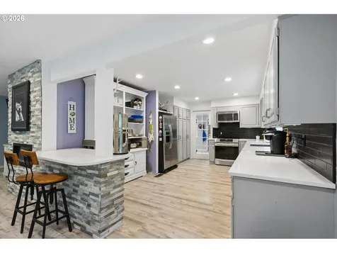 24382 S Elwood Road Colton OR 97017