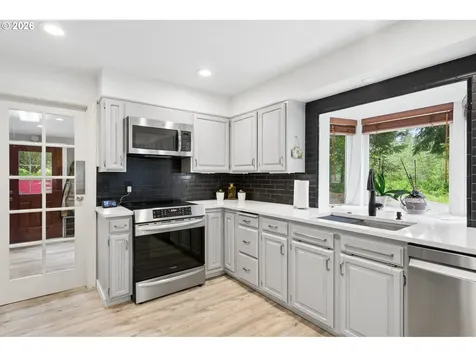 24382 S Elwood Road Colton OR 97017