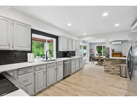 24382 S Elwood Road Colton OR 97017