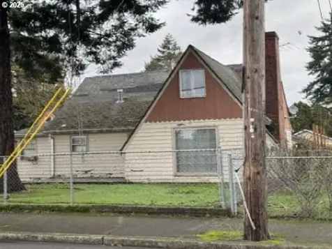 6015 SE Flavel Street Portland OR 97206