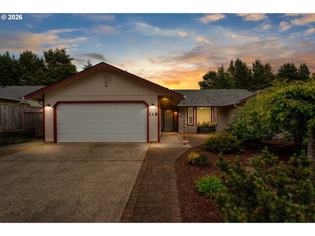 118 Park Village Loop Florence OR 97439