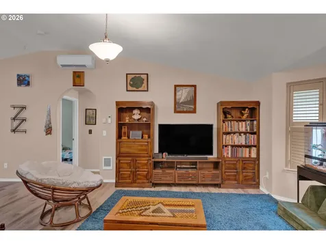 118 Park Village Loop Florence OR 97439