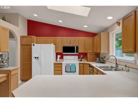 118 Park Village Loop Florence OR 97439