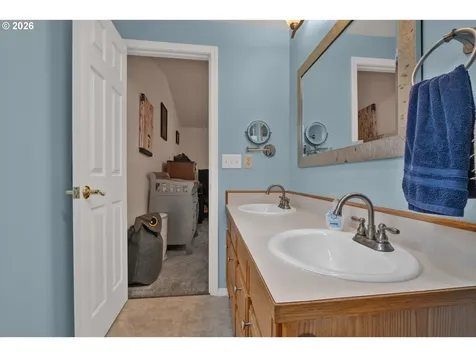 118 Park Village Loop Florence OR 97439