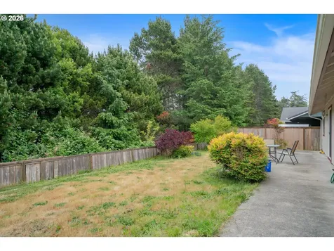 118 Park Village Loop Florence OR 97439