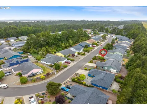 118 Park Village Loop Florence OR 97439