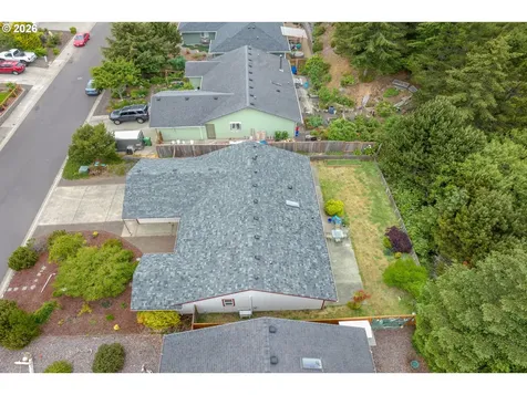 118 Park Village Loop Florence OR 97439