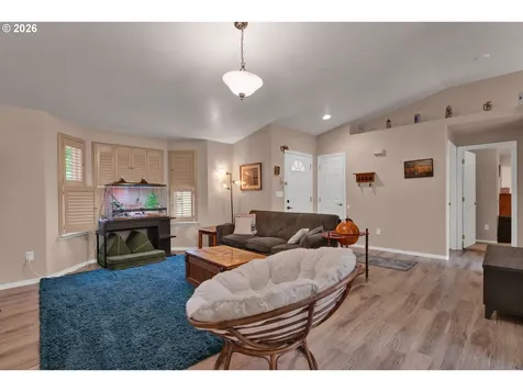 118 Park Village Loop Florence OR 97439
