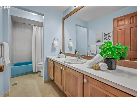 11045 SW Berkshire Street Portland OR 97225