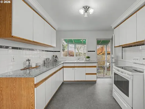 2220 SE Yamhill Street Portland OR 97214