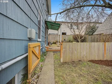 2220 SE Yamhill Street Portland OR 97214