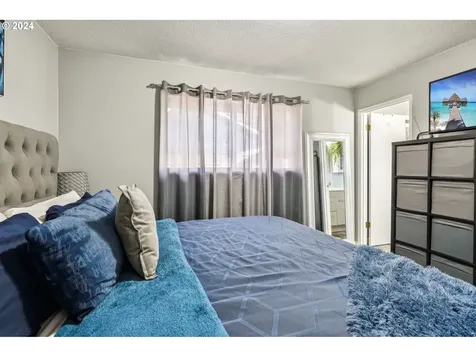 8400 NE Royal Street Vancouver WA 98662