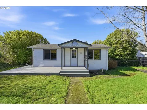 856 Augustine Avenue Coos Bay OR 97420