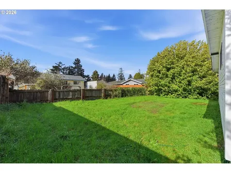 856 Augustine Avenue Coos Bay OR 97420