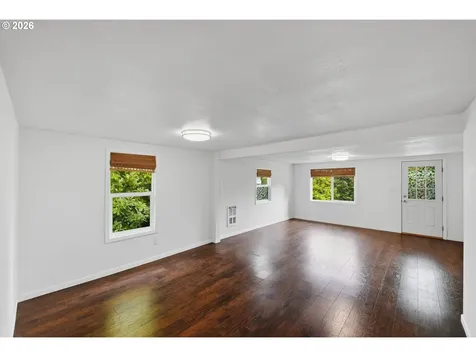 856 Augustine Avenue Coos Bay OR 97420