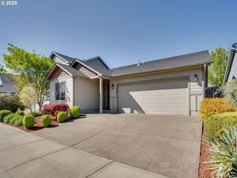 1047 Taurus Loop NE Keizer OR 97303