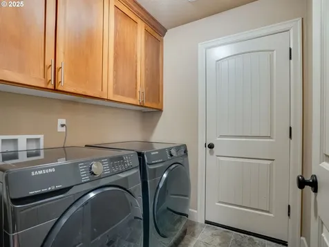 1047 Taurus Loop NE Keizer OR 97303