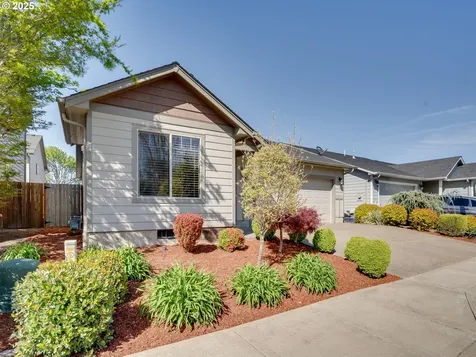 1047 Taurus Loop NE Keizer OR 97303
