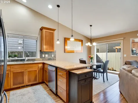 1047 Taurus Loop NE Keizer OR 97303