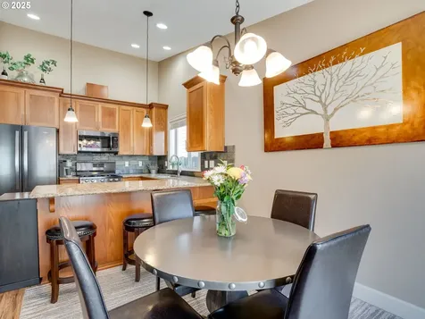 1047 Taurus Loop NE Keizer OR 97303