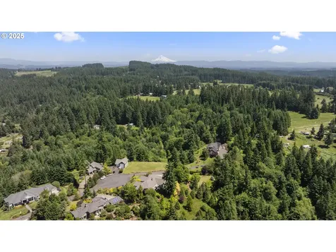 18050 S Ridge Runner Road Oregon City OR 97045