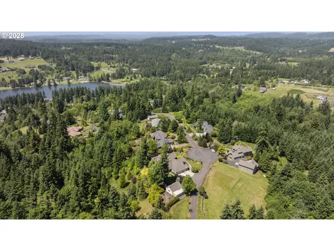 18050 S Ridge Runner Road Oregon City OR 97045