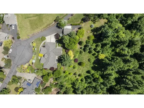 18050 S Ridge Runner Road Oregon City OR 97045