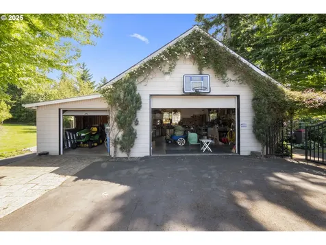 18050 S Ridge Runner Road Oregon City OR 97045