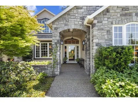 18050 S Ridge Runner Road Oregon City OR 97045