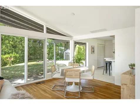 11328 SE Pine Court Portland OR 97216