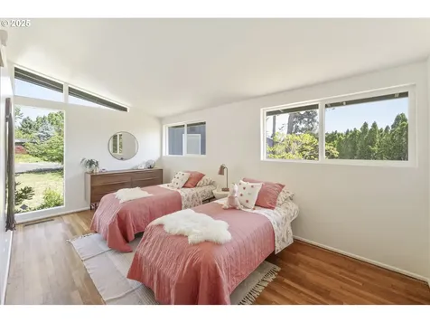 11328 SE Pine Court Portland OR 97216