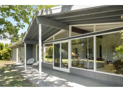 11328 SE Pine Court Portland OR 97216