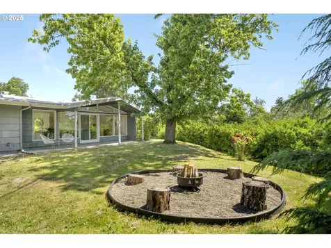 11328 SE Pine Court Portland OR 97216