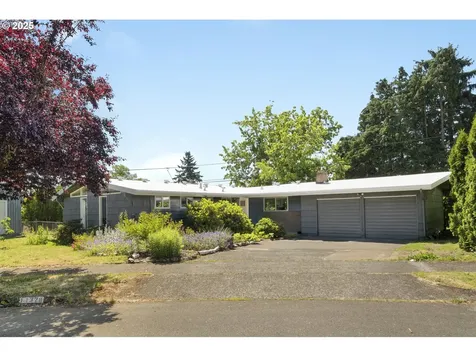 11328 SE Pine Court Portland OR 97216