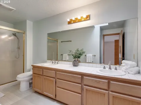 5736 SW Natchez Street Tualatin OR 97062