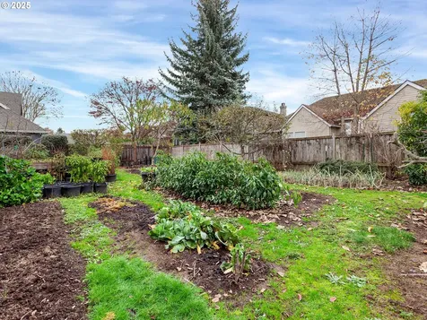 5736 SW Natchez Street Tualatin OR 97062
