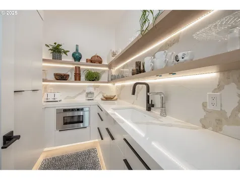 295 W W Street Washougal WA 98671