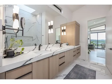295 W W Street Washougal WA 98671