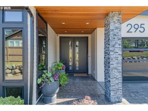 295 W W Street Washougal WA 98671