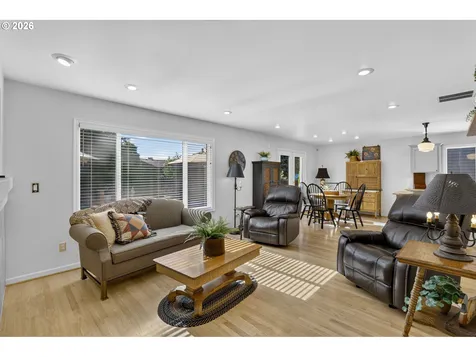 1655 SE Dogwood Way Gresham OR 97080