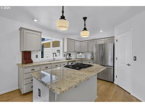 1655 SE Dogwood Way Gresham OR 97080