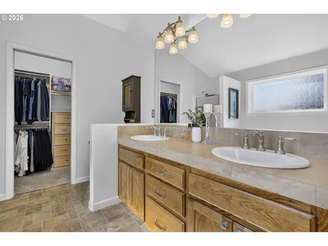 1655 SE Dogwood Way Gresham OR 97080